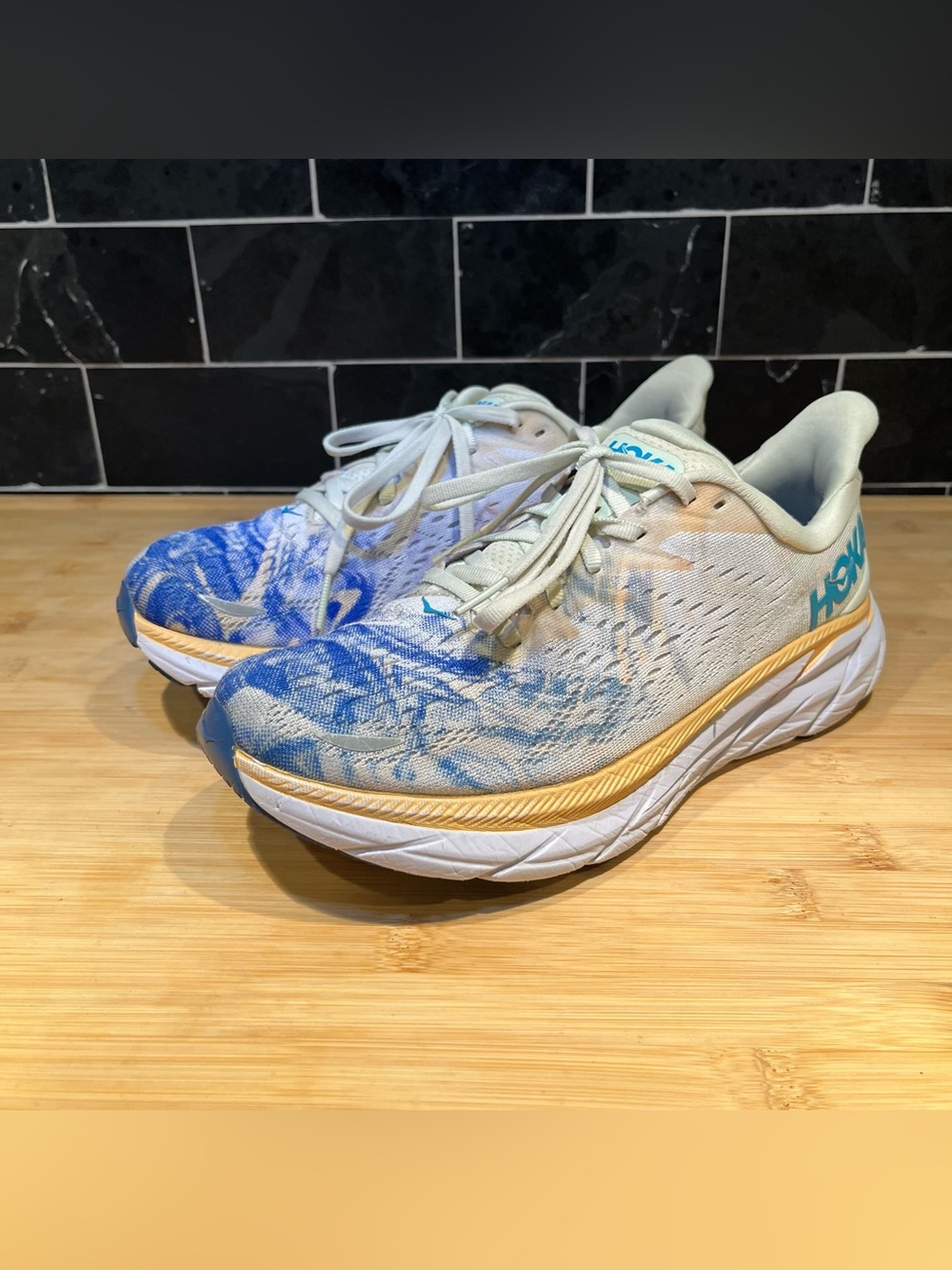 HOKA One Shoes CLIFTON 8 Women Sz 7.5 White Tie Dye Running Sneaker Walking